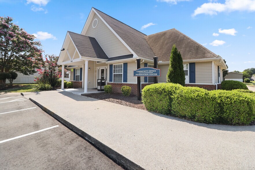 Building Photo - 71 Lynnwood Cir