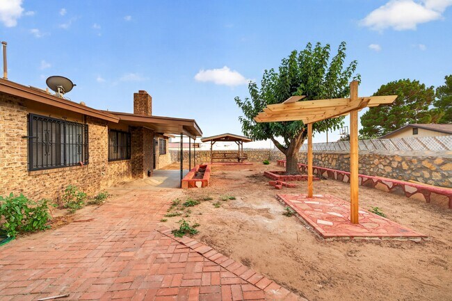 Building Photo - 11301 Gene Sarazen Dr