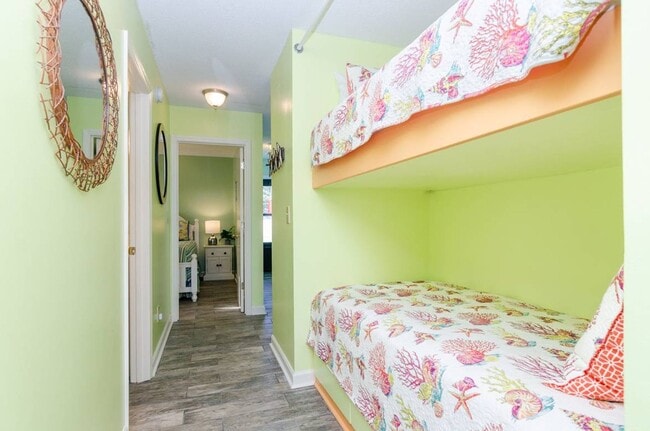 Building Photo - 1437 Fort Fisher Blvd S