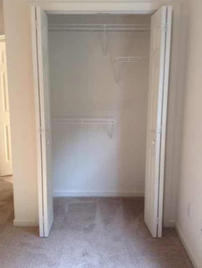 Building Photo - 3 bedroom, 2.5 bath Townhome *ASK US ABOUT...