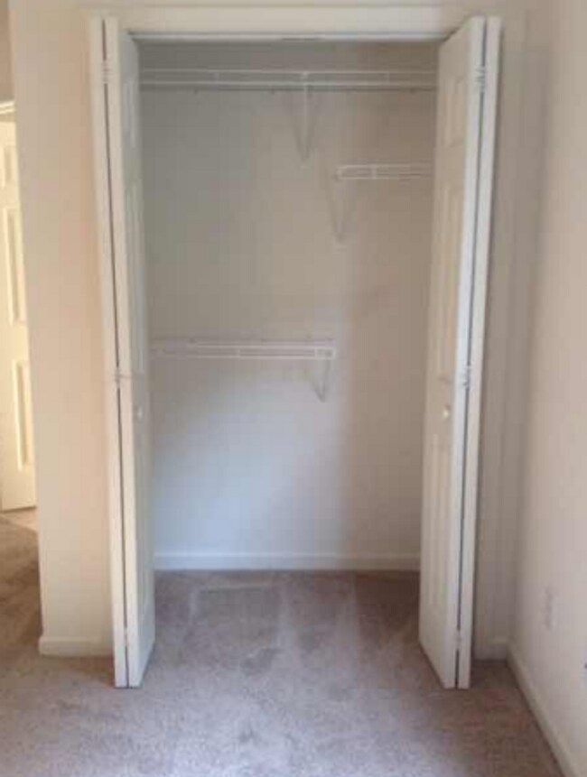 Building Photo - 3351 S Oaklawn Cir