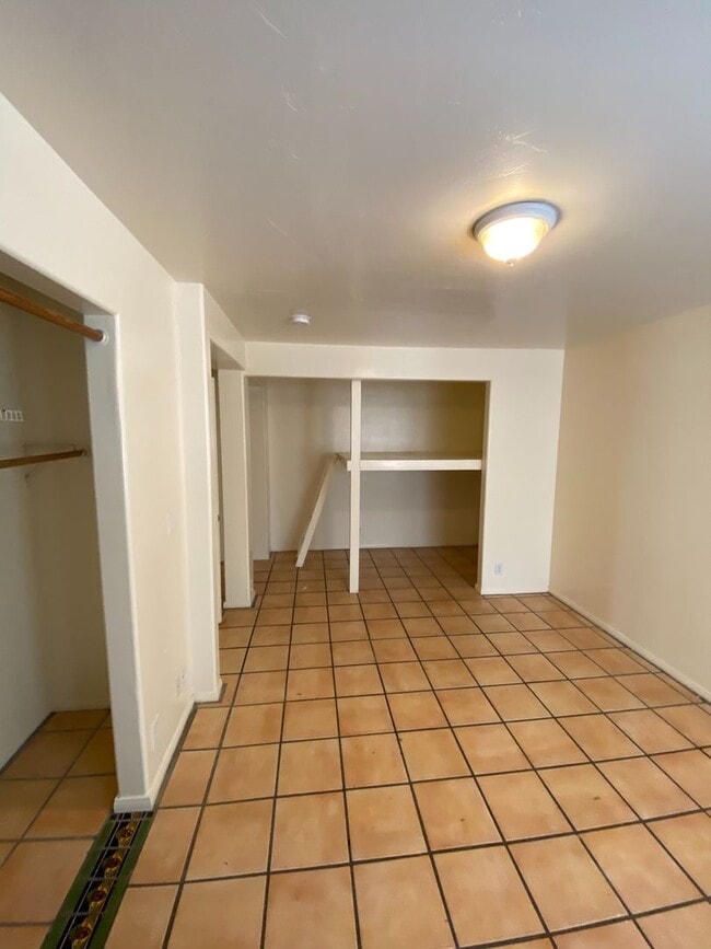 Building Photo - 6636 Del Playa Dr