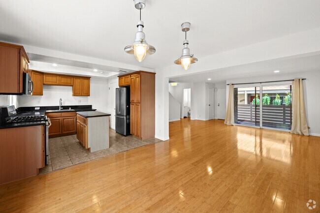 Building Photo - 18333 Hatteras St