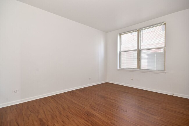 Building Photo - 1327 N Halsted St