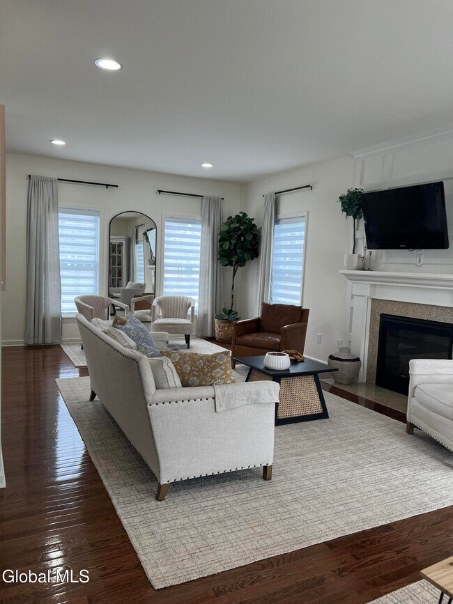 Building Photo - 10 Swatling Dr