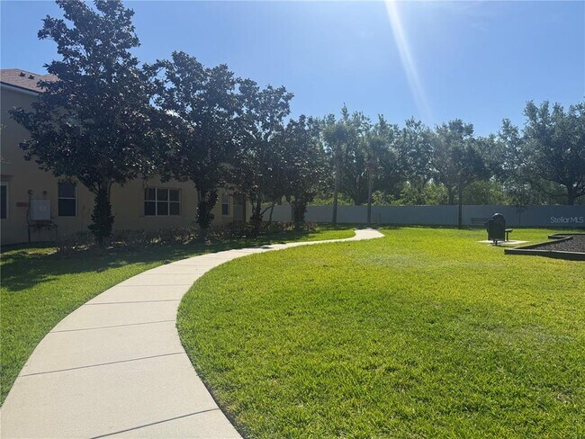 Building Photo - 2970 Ashland Ln S