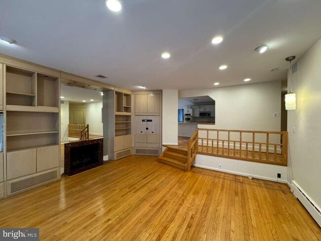 Building Photo - 8233 Fairview Rd