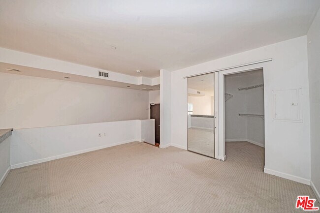 Building Photo - 1100 Wilshire Blvd