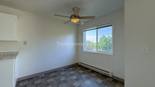 Building Photo - Charming 1-Bedroom Apartment in the Heart ...
