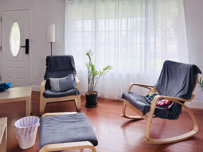 Building Photo - 209 Grant Ct