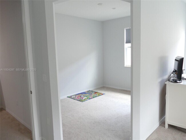 Building Photo - 5215 Golden Eagle Ter