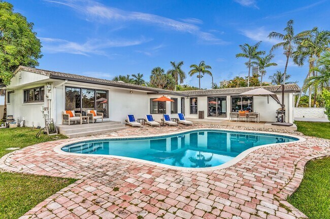 Building Photo - 536 Hibiscus Dr