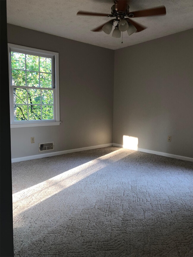 Building Photo - 1041 Bradham Dr
