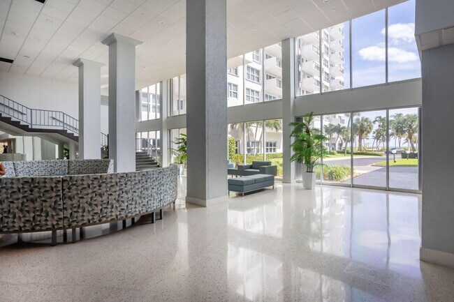 Building Photo - 405 N Ocean Blvd