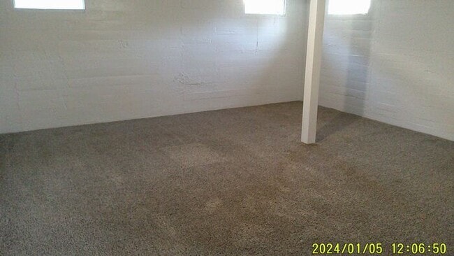 Building Photo - Large SE Boise home
