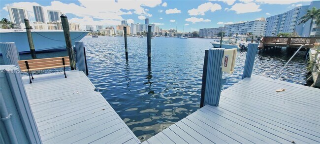 Building Photo - 468 Golden Isles Dr