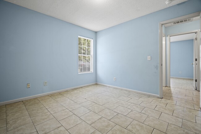 Building Photo - 1318 Harmony St