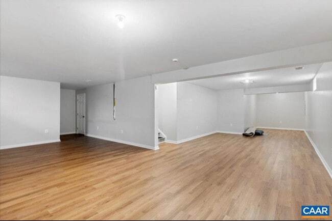 Building Photo - 407 Meadows Dr