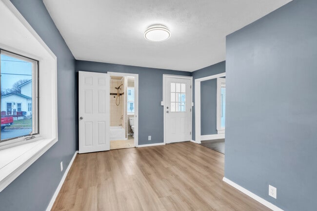 Building Photo - 114 Parker Ave