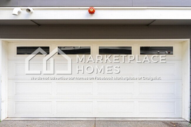 Building Photo - 23942 SE 45th Pl