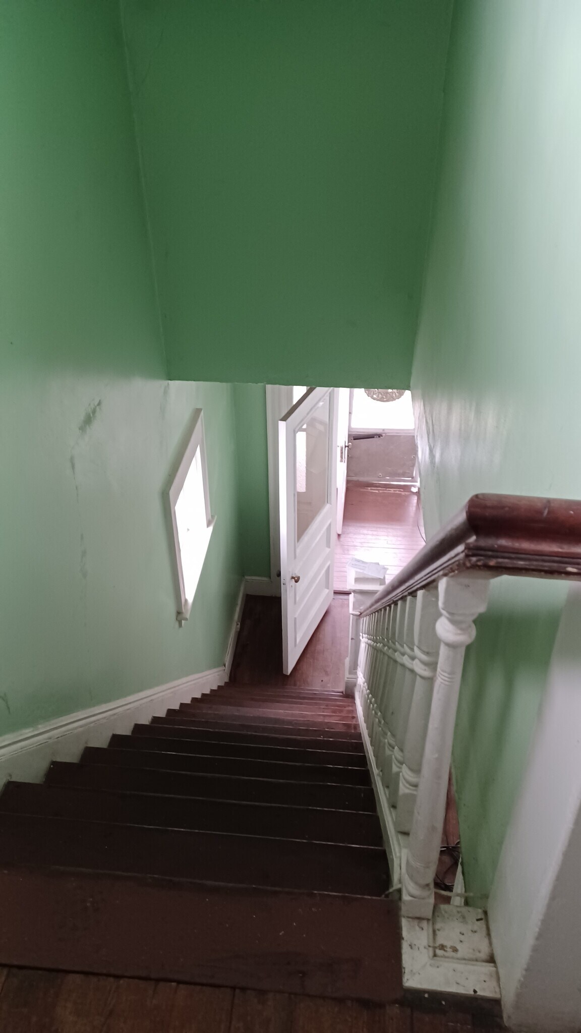 Building Photo - 33 Center St