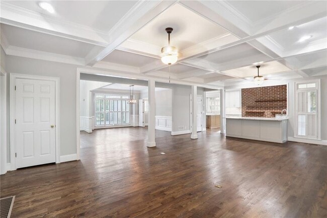 Building Photo - 8900 River Trace Dr