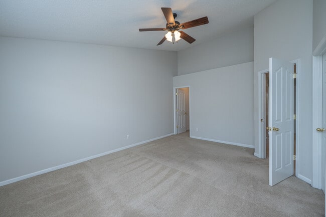 Building Photo - 25 Stratus Ct
