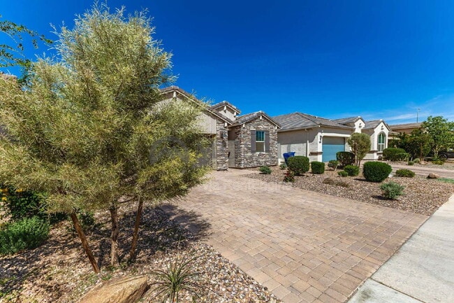 Building Photo - 12116 W Wier Ave