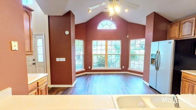 Building Photo - 8806 Healy Cir