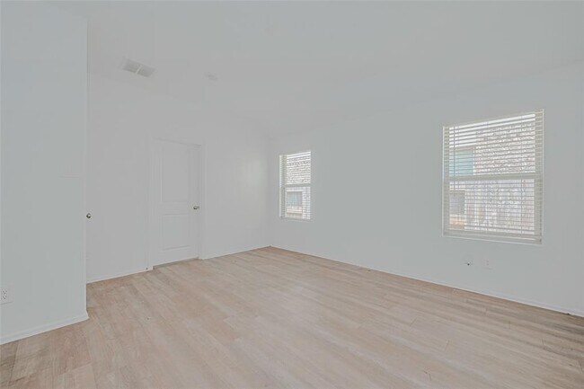 Building Photo - 18439 Summit Ranch Dr