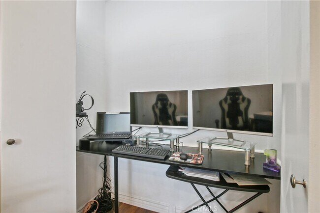 Building Photo - 18 Via Terrano