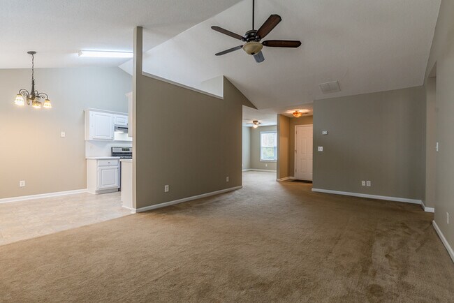 Building Photo - 3 BD 2 BA  Fenced Ranch with Bonus Room