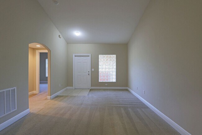 Building Photo - Villas at Venezia 4160-202