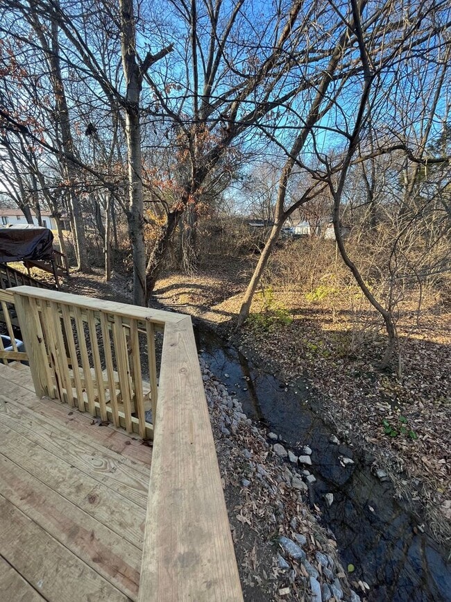 Building Photo - Recently Renovated Hendersonville Condo