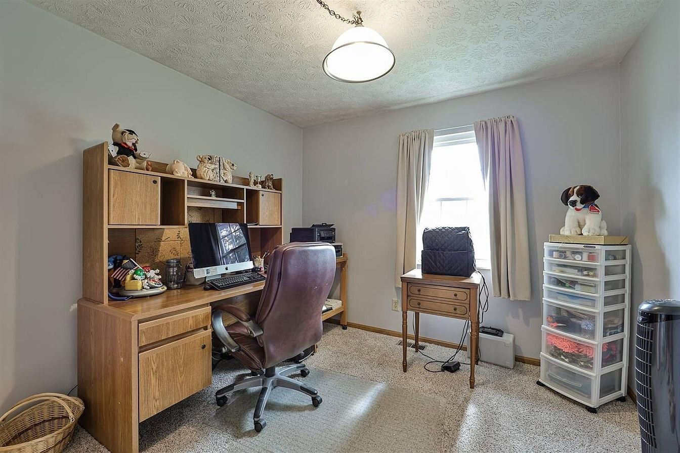 Building Photo - 5938 Fairdale Dr