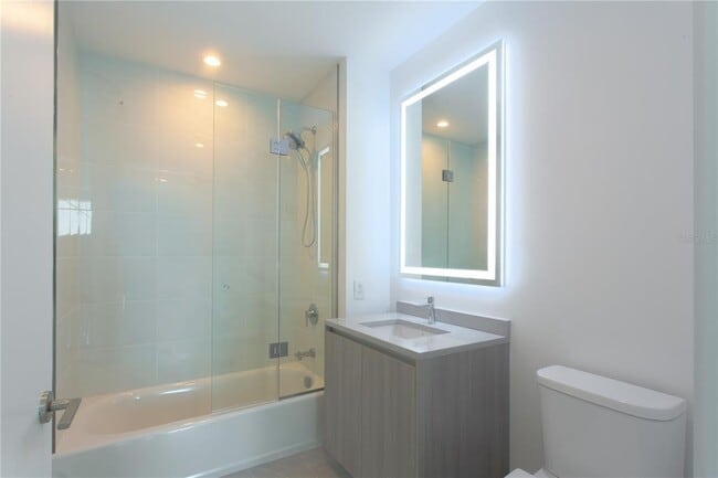 Building Photo - 400 Central Ave