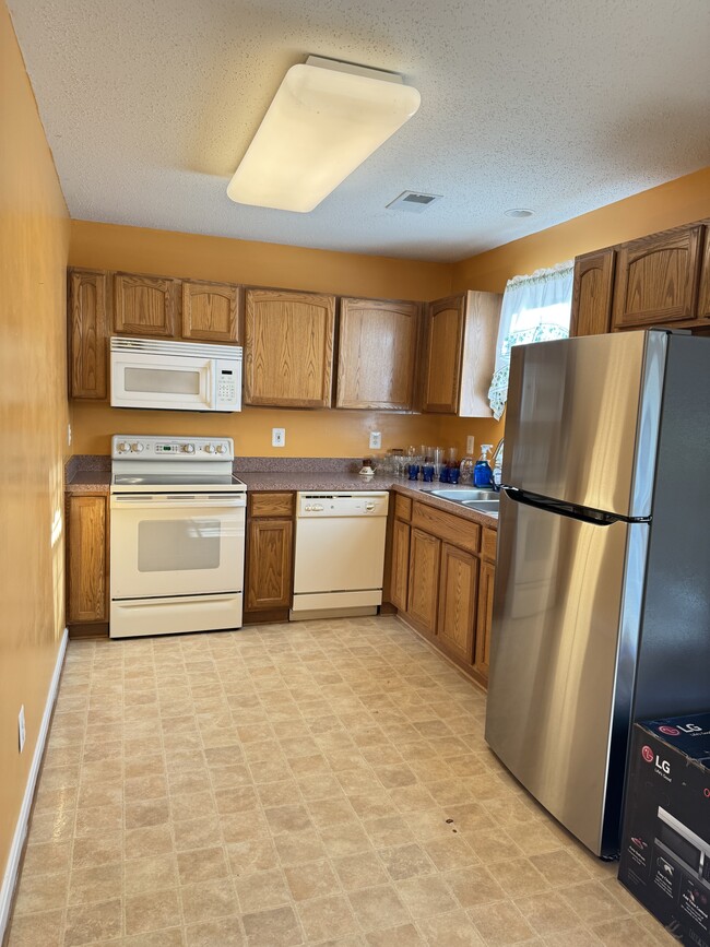 Building Photo - 14040 Chotank Loop