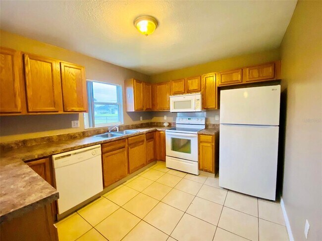 Building Photo - 502 Albatross Dr