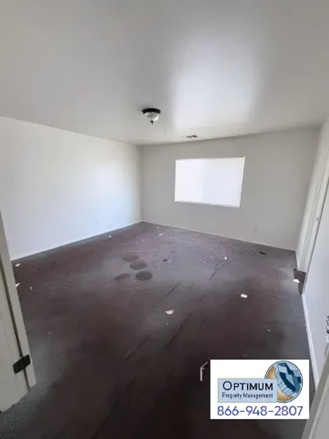 Building Photo - Beautiful 4-bedroom, 3-bathroom two-story home located in a desirable HOA community