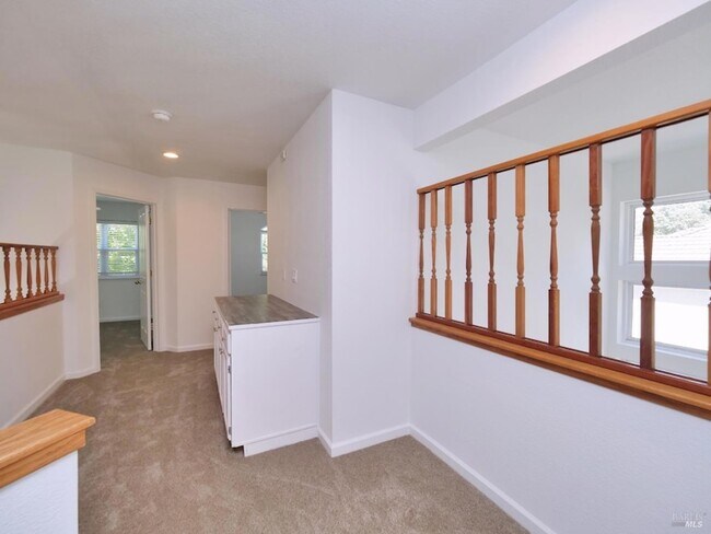 Building Photo - 3500 Crownridge Dr