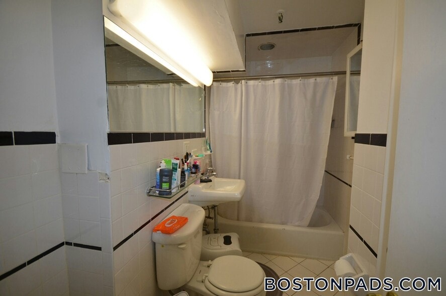 Building Photo - 45 Westland Ave