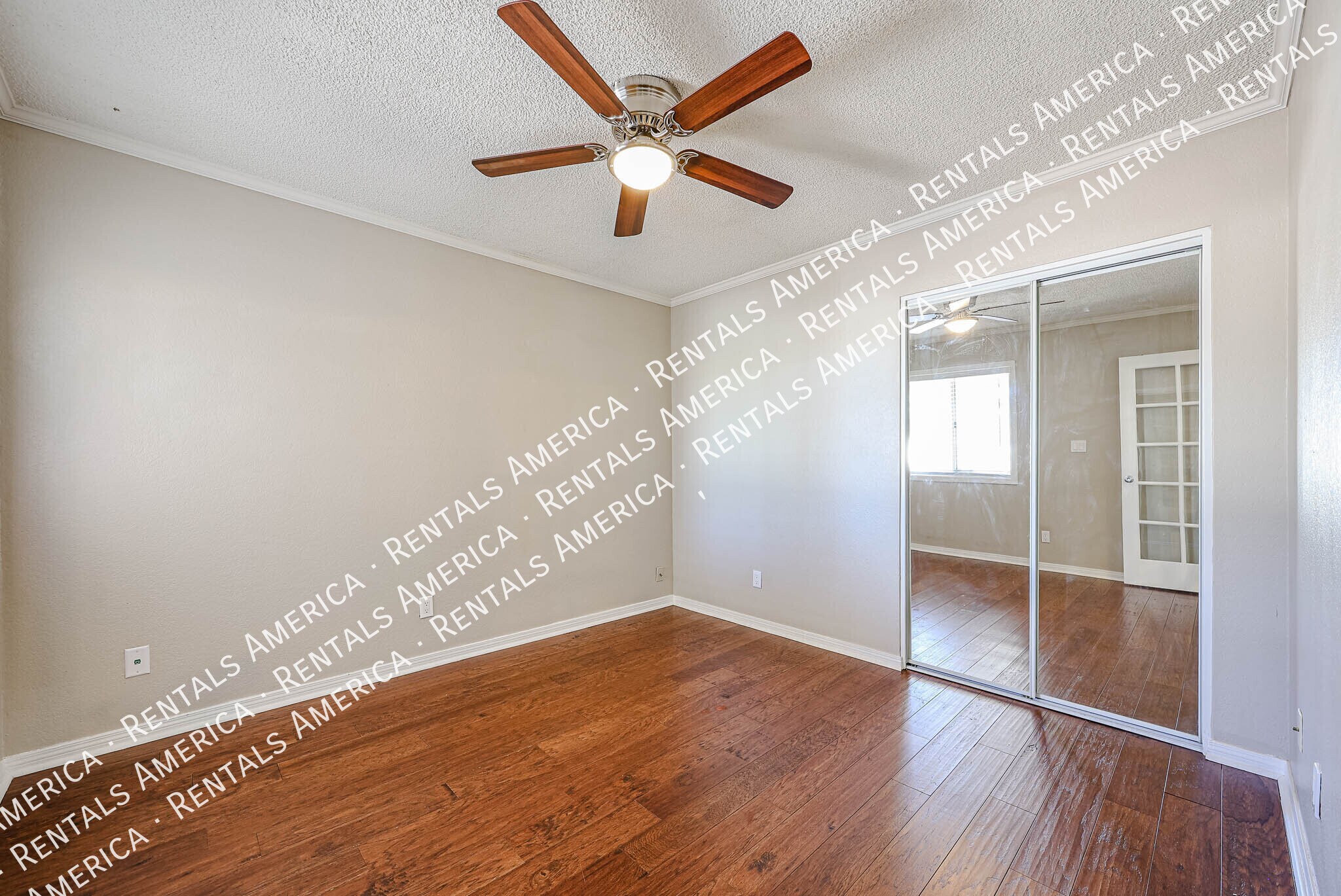 Building Photo - 2507 W Greenway Rd