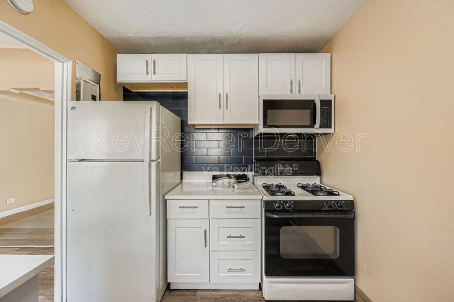 Building Photo - 4825 W 14th Ave