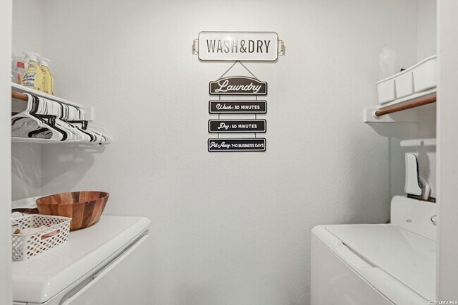 Building Photo - 140 Maverick Cv