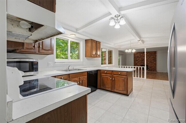Building Photo - 1880 Welling Dr