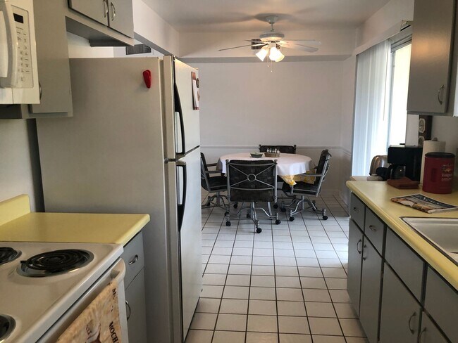 Building Photo - 768 Leisure World