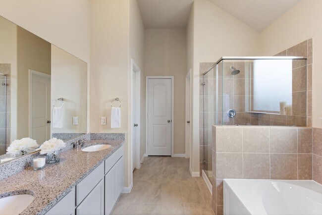Building Photo - 423 Terra Vis Cir