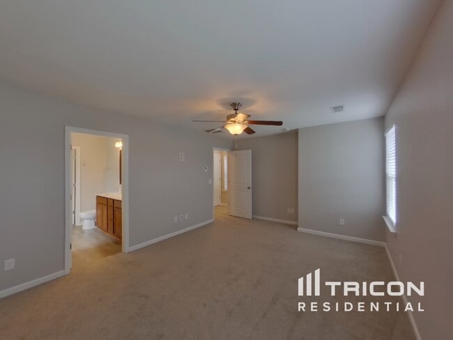 Building Photo - 962 Tuxford Trl