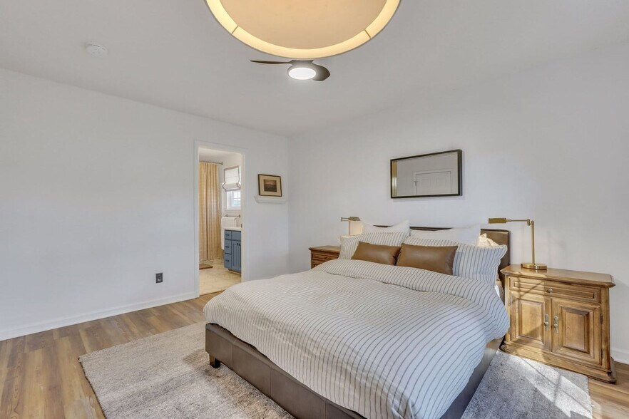 Building Photo - 142 West Tisbury Lane