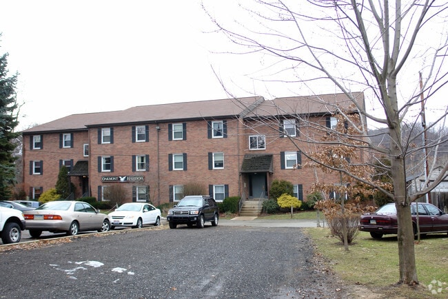 Building Photo - Oakmont Harbor